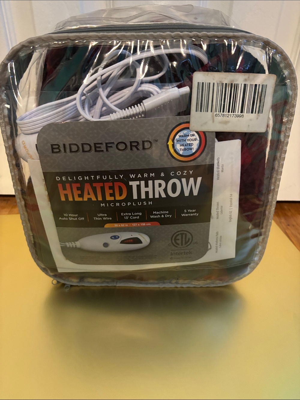 Brand New Biddeford Heated Microplush Throw in Red and Green